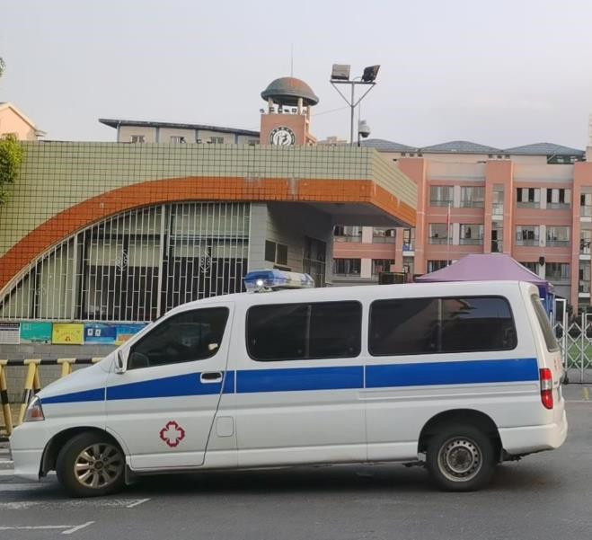 墨脱救护车出租护送骨折病人一公里多少钱